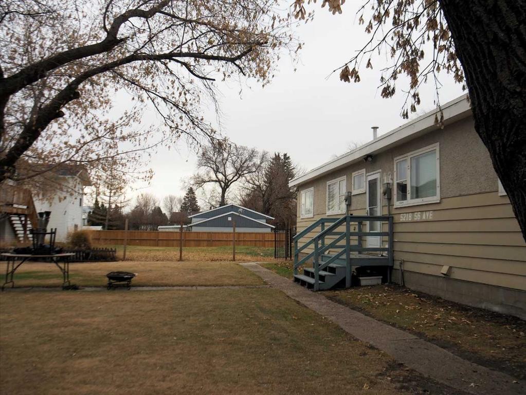 









5218 & 5216


56 Ave

,
Ponoka,




AB
T4J 1G6

