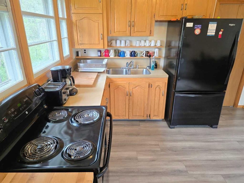 









28126


Township Road 411

, 356,
Rural Lacombe County,




AB
T4L 2N3

