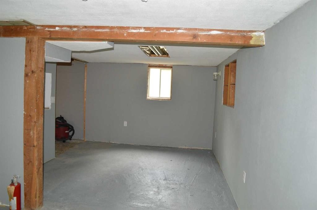









5259


51

Street,
Lacombe,




AB
T4L1H7

