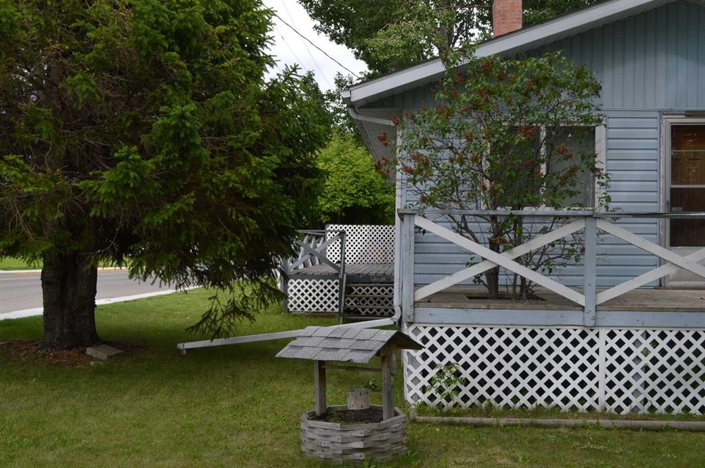 









5259


51

Street,
Lacombe,




AB
T4L1H7

