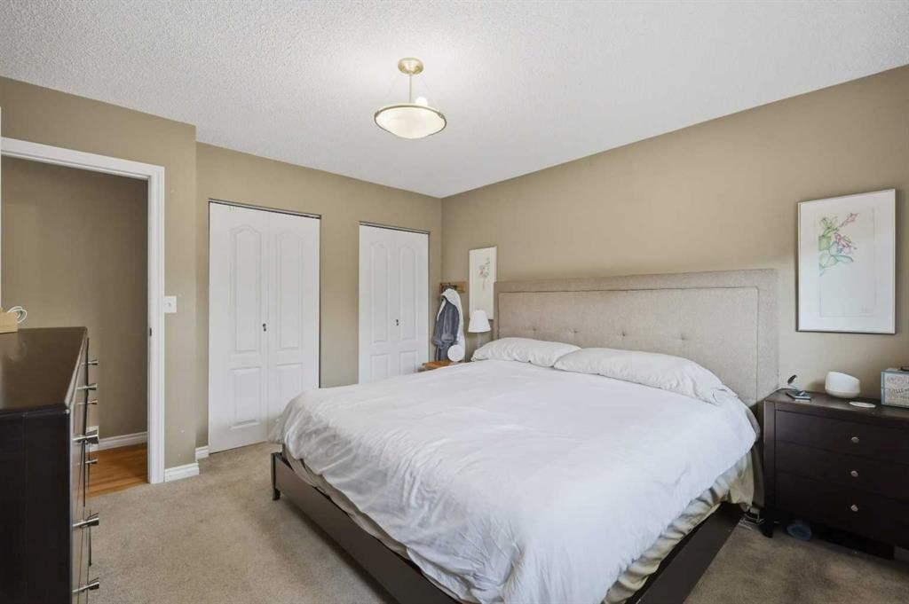 









5721


55

Avenue,
Lacombe,




AB
T4L1L8

