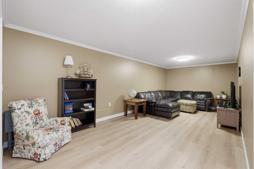 









5721


55

Avenue,
Lacombe,




AB
T4L1L8

