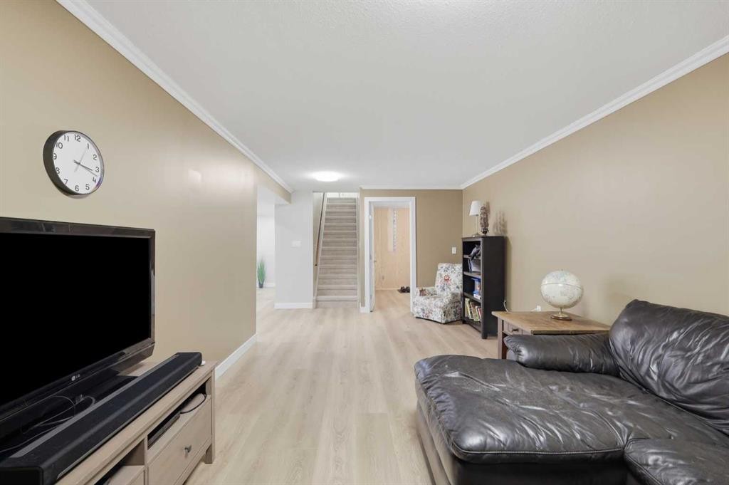 









5721


55

Avenue,
Lacombe,




AB
T4L1L8

