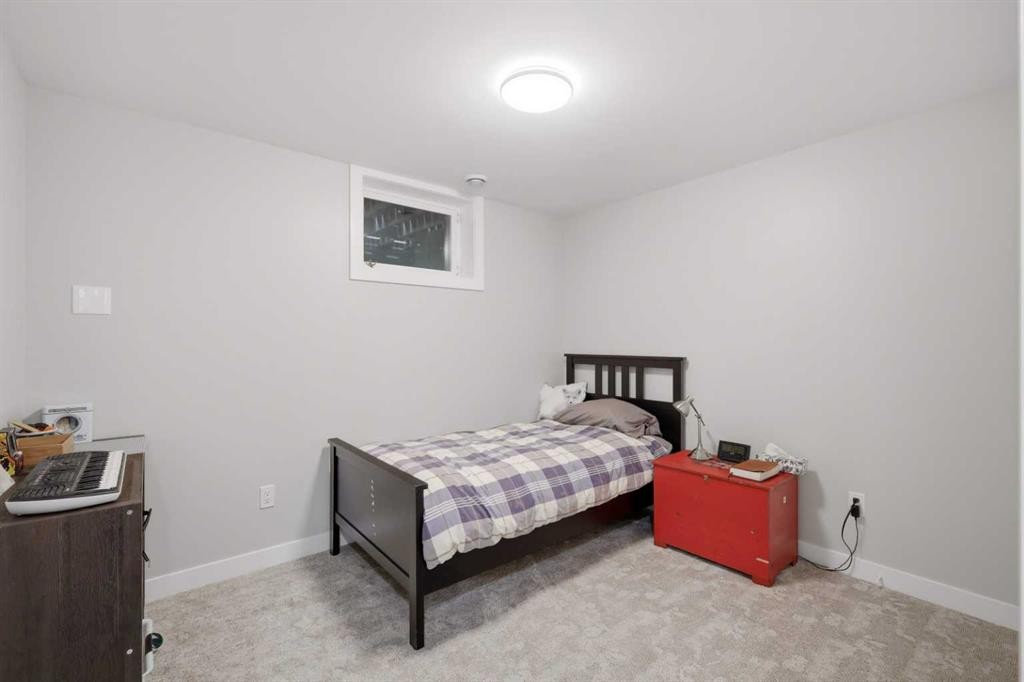 









5721


55

Avenue,
Lacombe,




AB
T4L1L8

