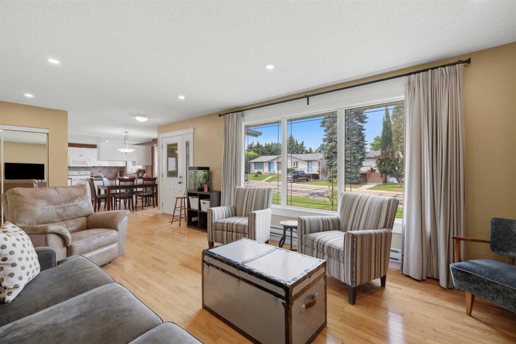 









5721


55

Avenue,
Lacombe,




AB
T4L1L8

