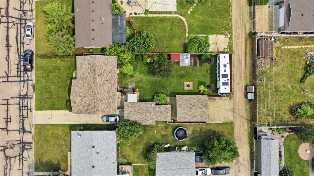 









5721


55

Avenue,
Lacombe,




AB
T4L1L8

