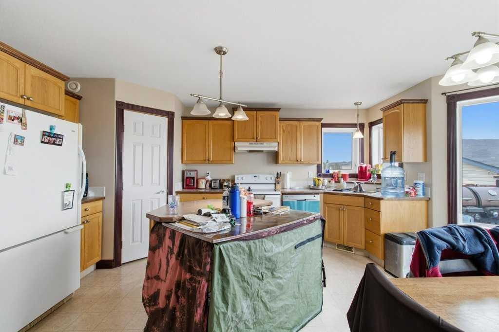 









28


Hunter

Road,
Sylvan Lake,




AB
T4S 2L6

