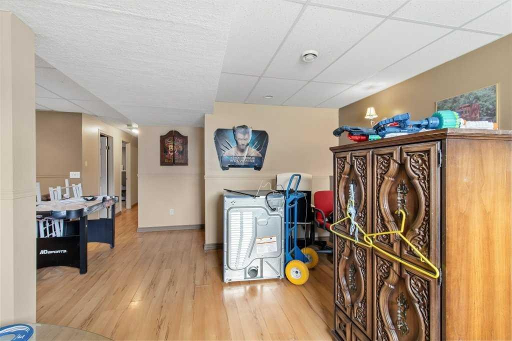 









28


Hunter

Road,
Sylvan Lake,




AB
T4S 2L6

