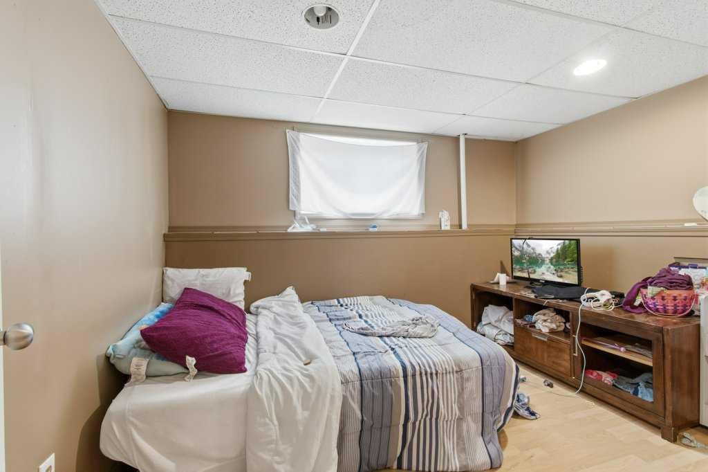 









28


Hunter

Road,
Sylvan Lake,




AB
T4S 2L6

