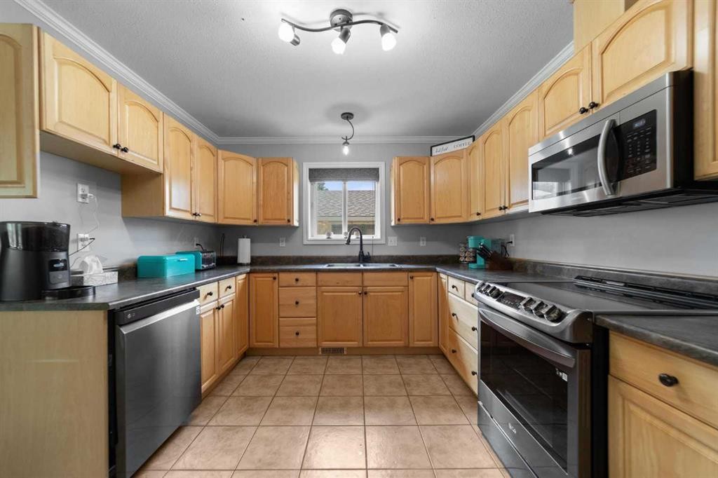 









5224


43

Street,
Camrose,




AB
T4V 1B7

