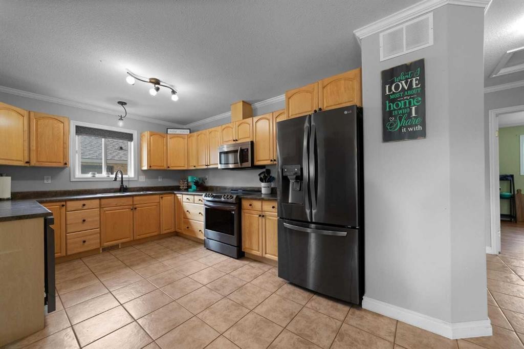 









5224


43

Street,
Camrose,




AB
T4V 1B7

