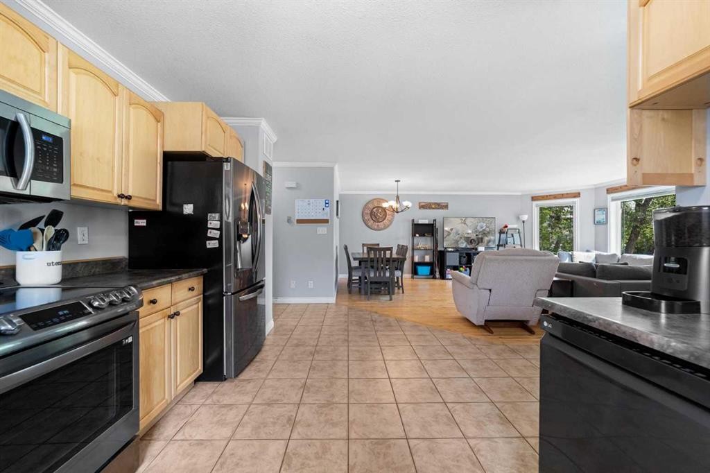 









5224


43

Street,
Camrose,




AB
T4V 1B7

