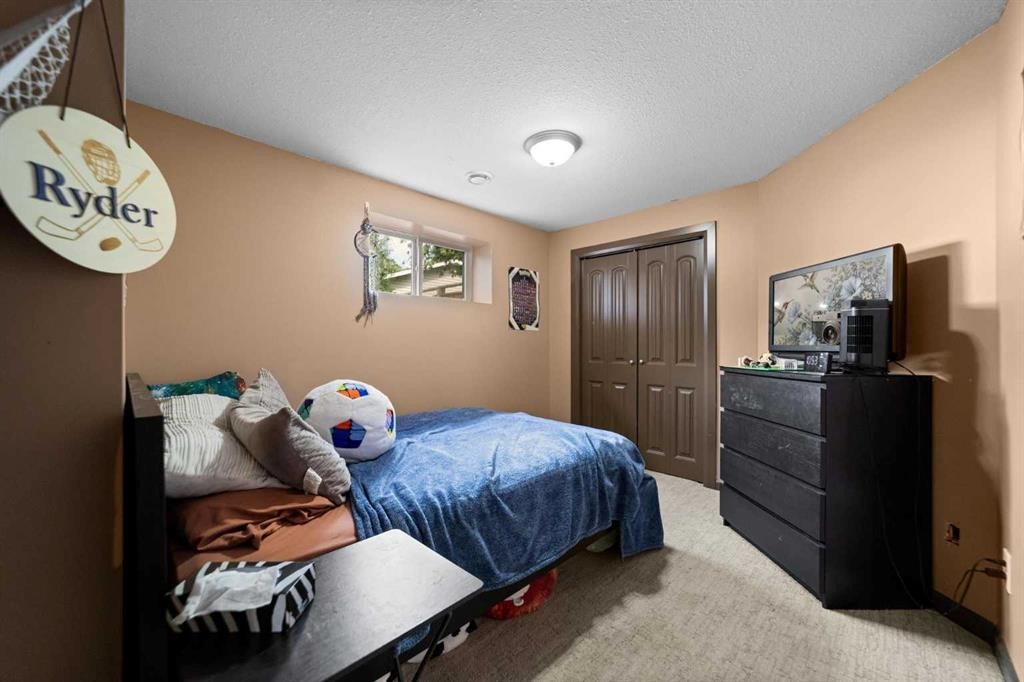 









5224


43

Street,
Camrose,




AB
T4V 1B7

