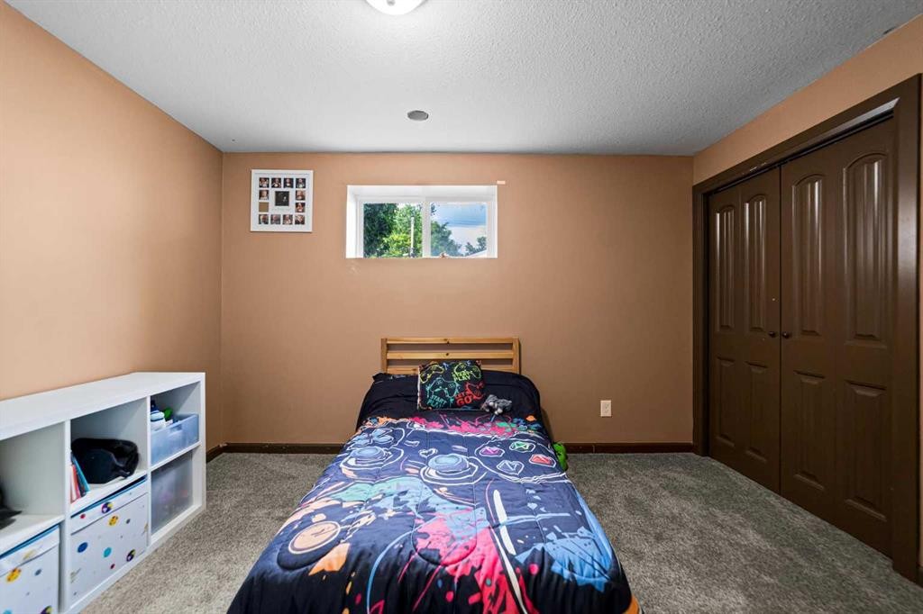









5224


43

Street,
Camrose,




AB
T4V 1B7


