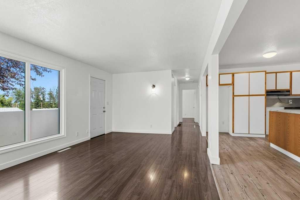 









4719


46

Avenue,
Sylvan Lake,




AB
T4S 1L4

