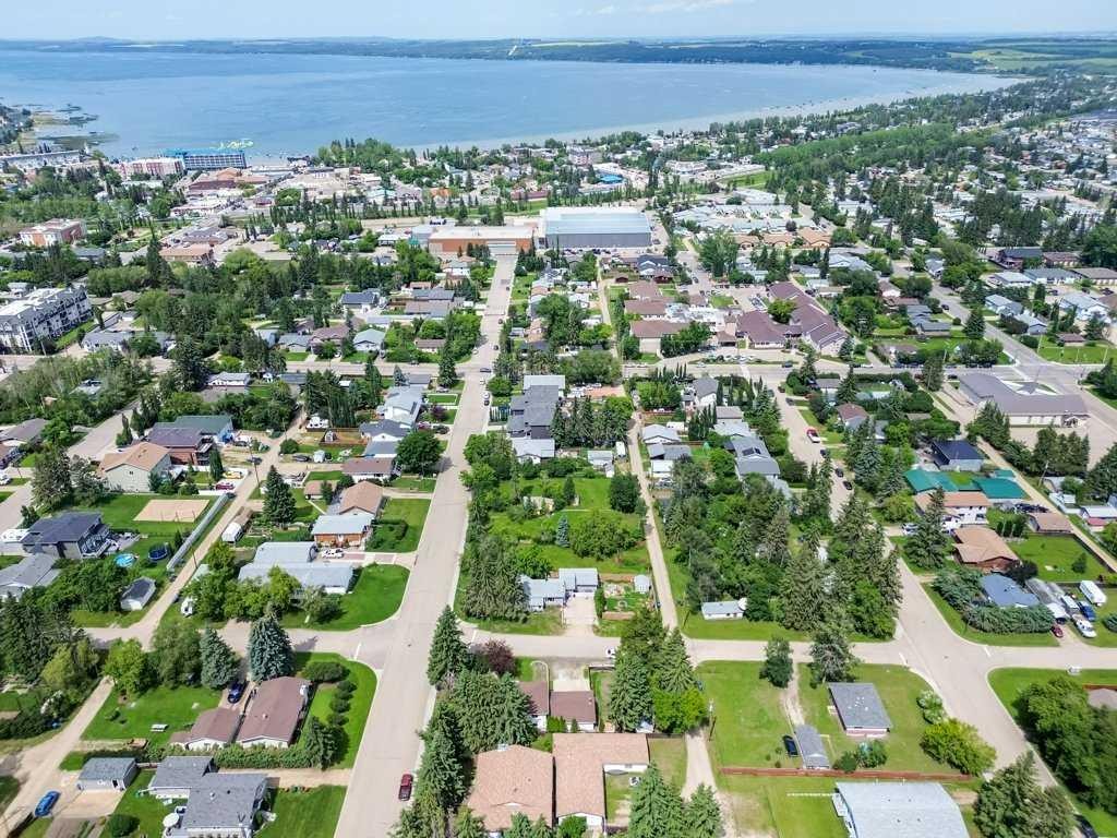 









4719


46

Avenue,
Sylvan Lake,




AB
T4S 1L4

