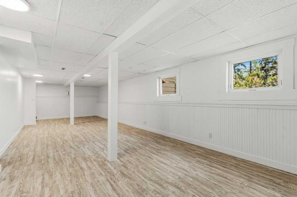 









4719


46

Avenue,
Sylvan Lake,




AB
T4S 1L4

