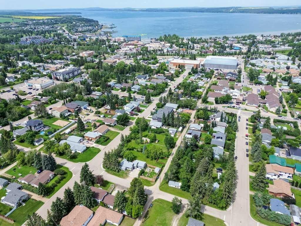 









4719


46

Avenue,
Sylvan Lake,




AB
T4S 1L4


