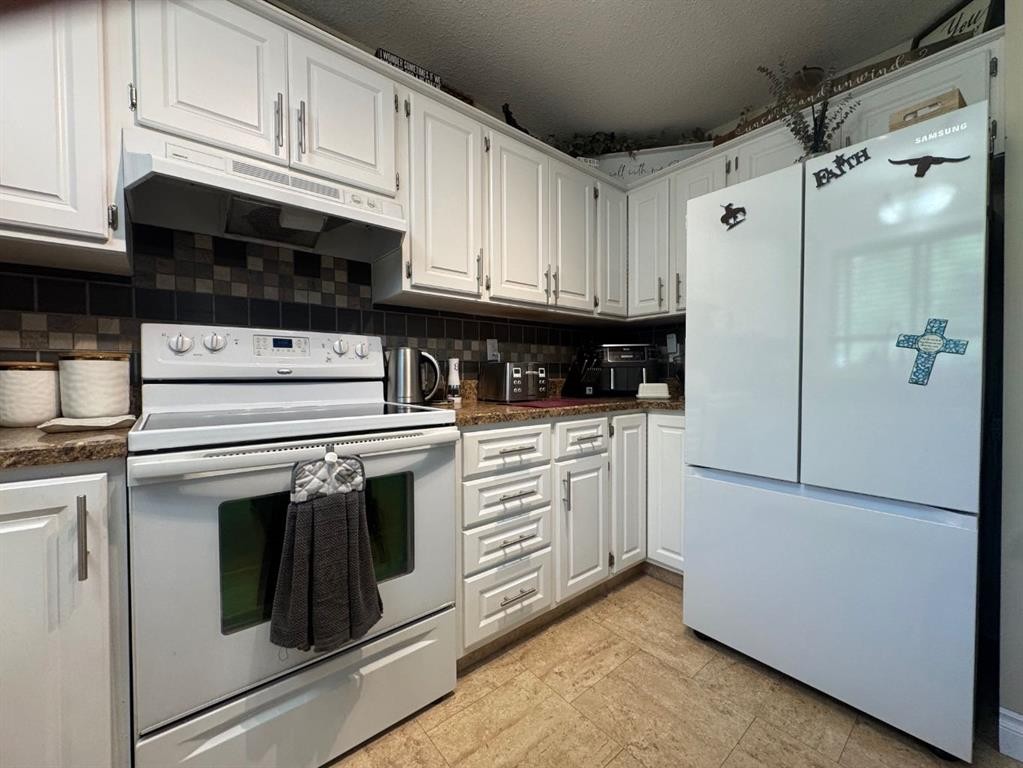 









5001


45

Street,
Sedgewick,




AB
T0B0C4

