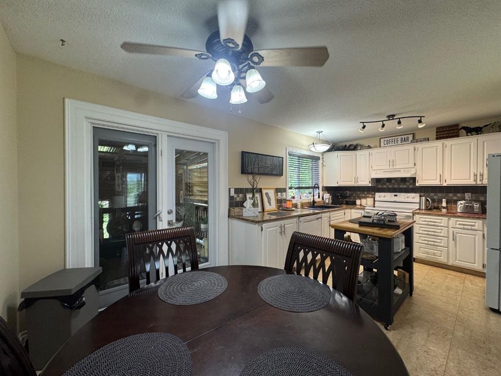 









5001


45

Street,
Sedgewick,




AB
T0B0C4

