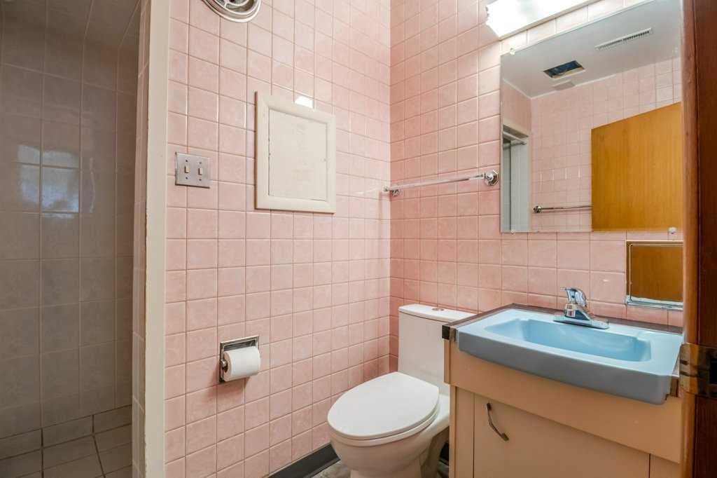 









5307


48

Avenue,
Sylvan Lake,




AB
T4S 1G5

