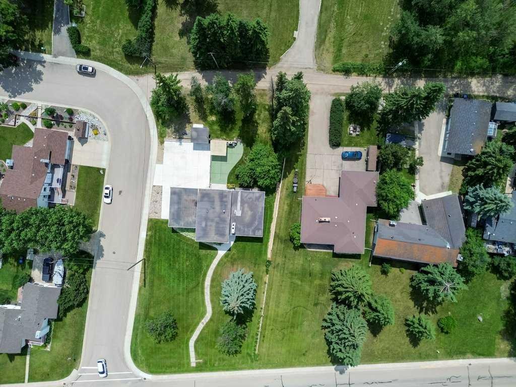 









5307


48

Avenue,
Sylvan Lake,




AB
T4S 1G5

