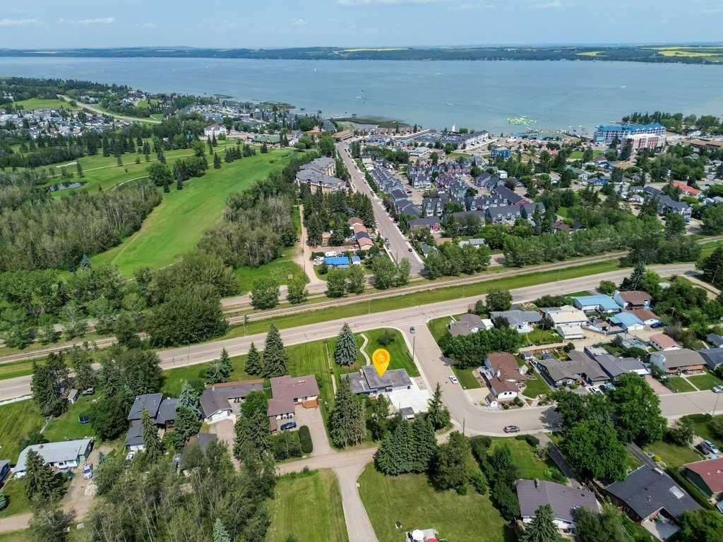 









5307


48

Avenue,
Sylvan Lake,




AB
T4S 1G5

