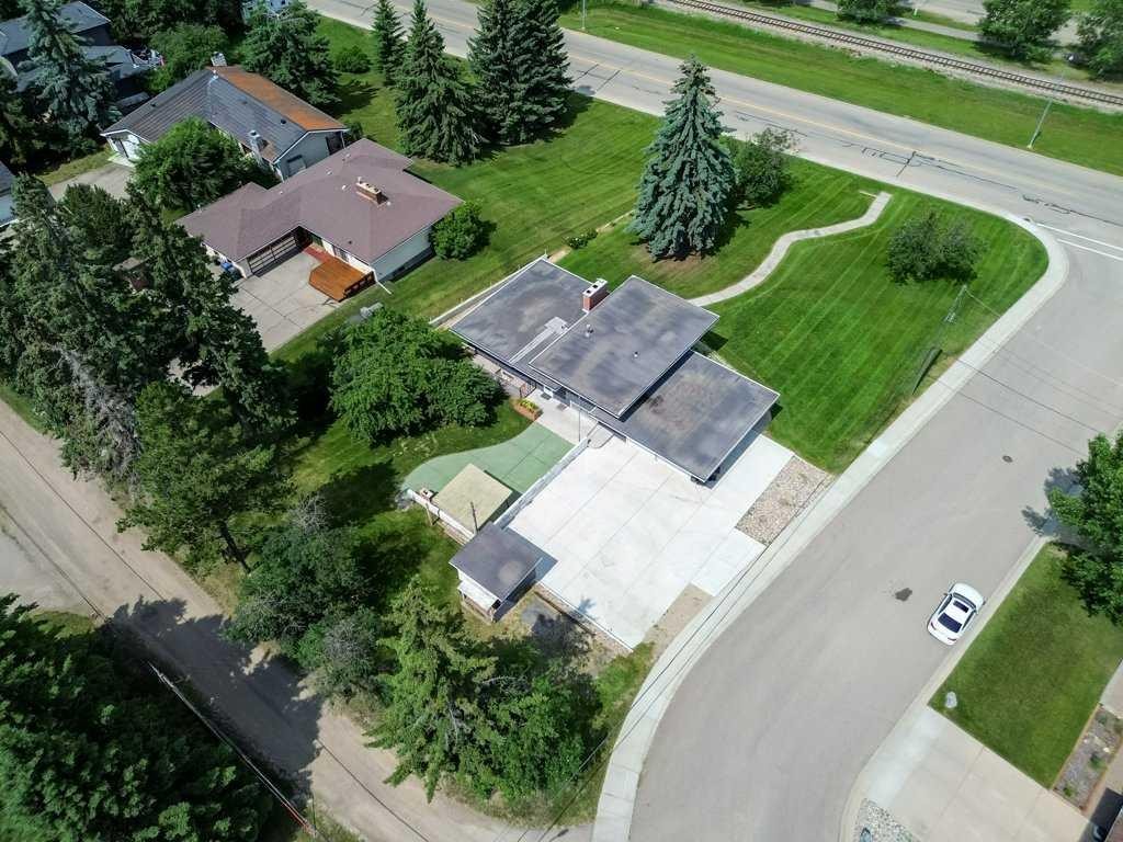 









5307


48

Avenue,
Sylvan Lake,




AB
T4S 1G5

