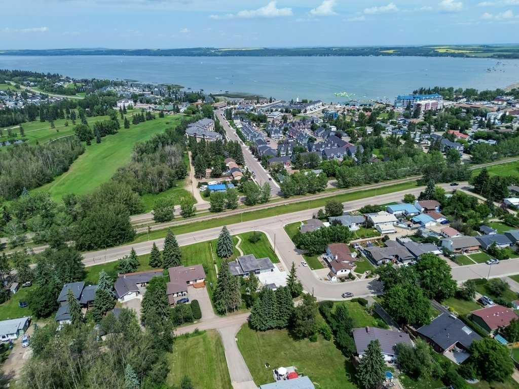 









5307


48

Avenue,
Sylvan Lake,




AB
T4S 1G5

