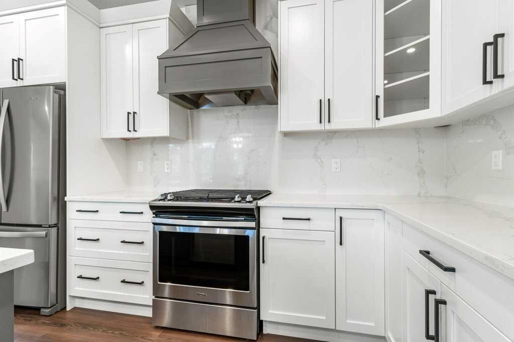 









3902


46

Street,
Red Deer,




AB
T4N 1M1

