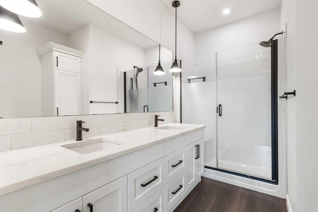 









3902


46

Street,
Red Deer,




AB
T4N 1M1


