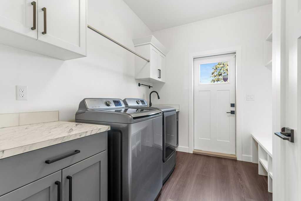 









3902


46

Street,
Red Deer,




AB
T4N 1M1

