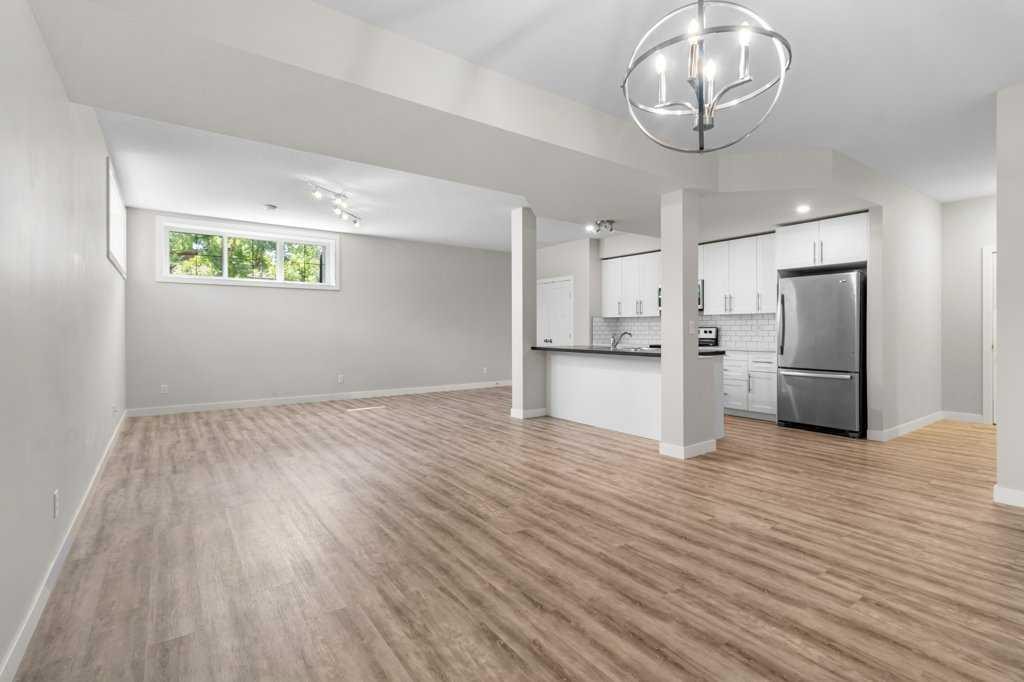 









3902


46

Street,
Red Deer,




AB
T4N 1M1

