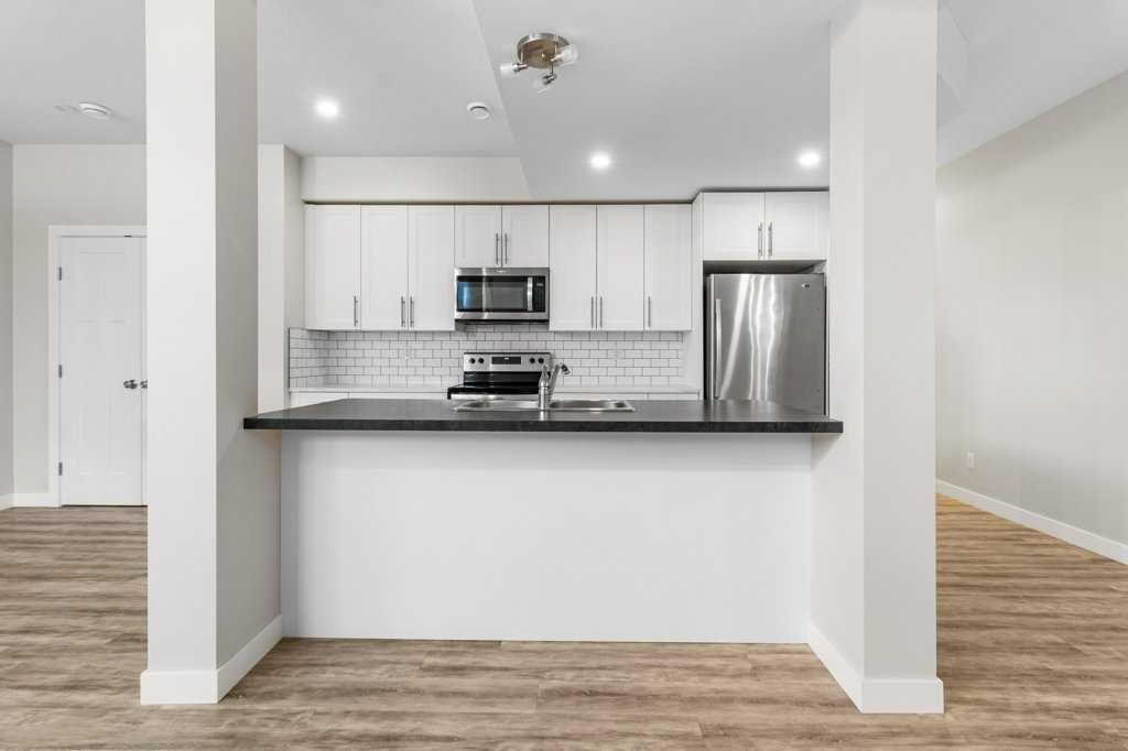 









3902


46

Street,
Red Deer,




AB
T4N 1M1

