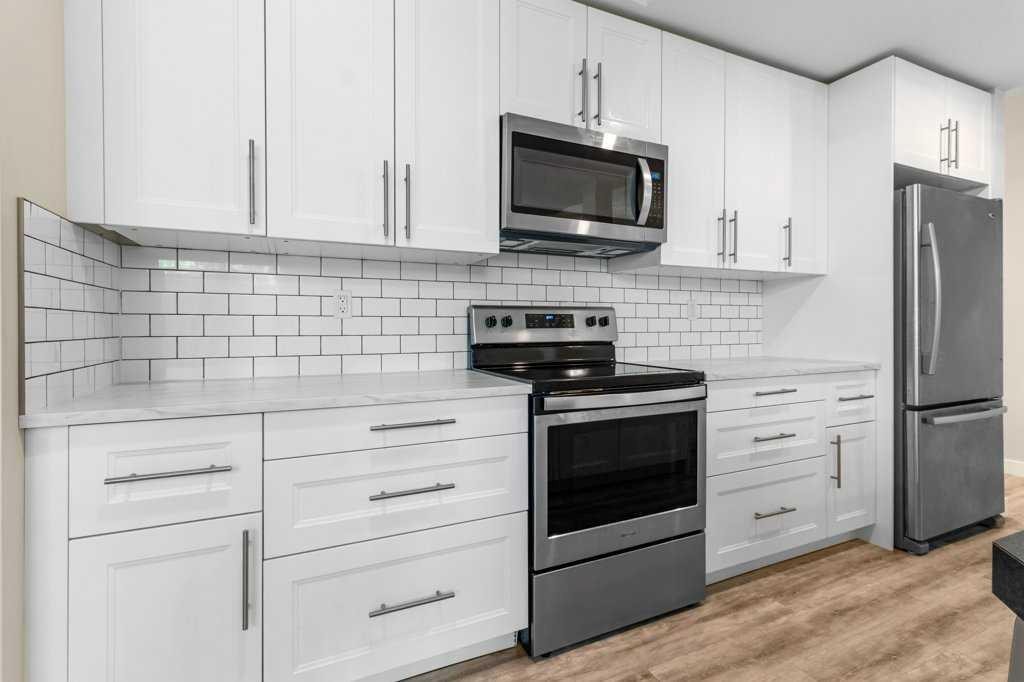 









3902


46

Street,
Red Deer,




AB
T4N 1M1

