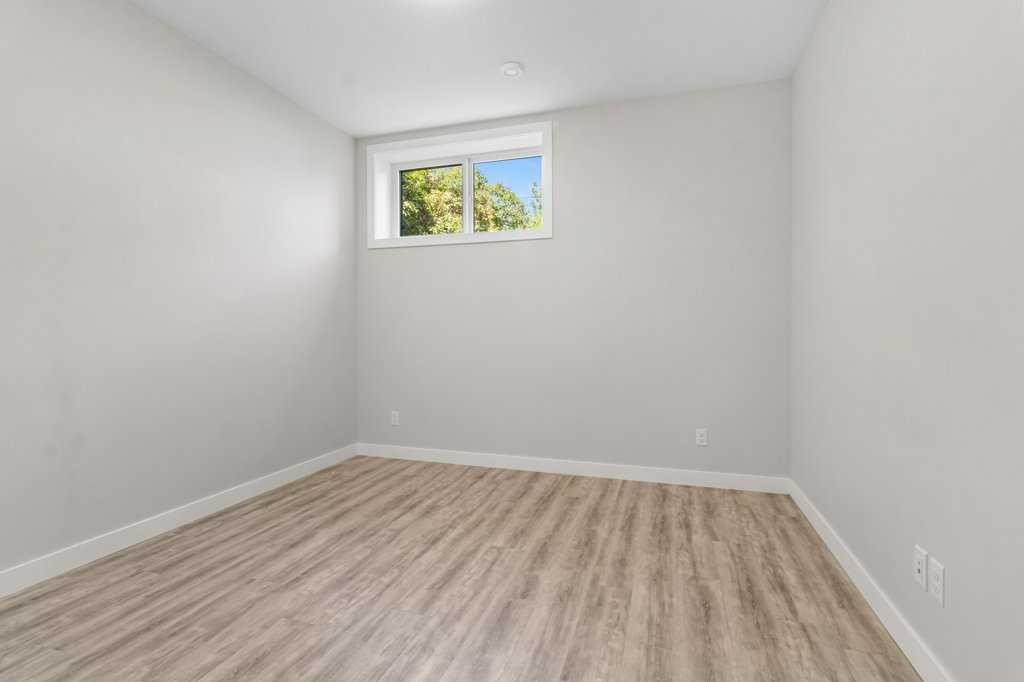 









3902


46

Street,
Red Deer,




AB
T4N 1M1

