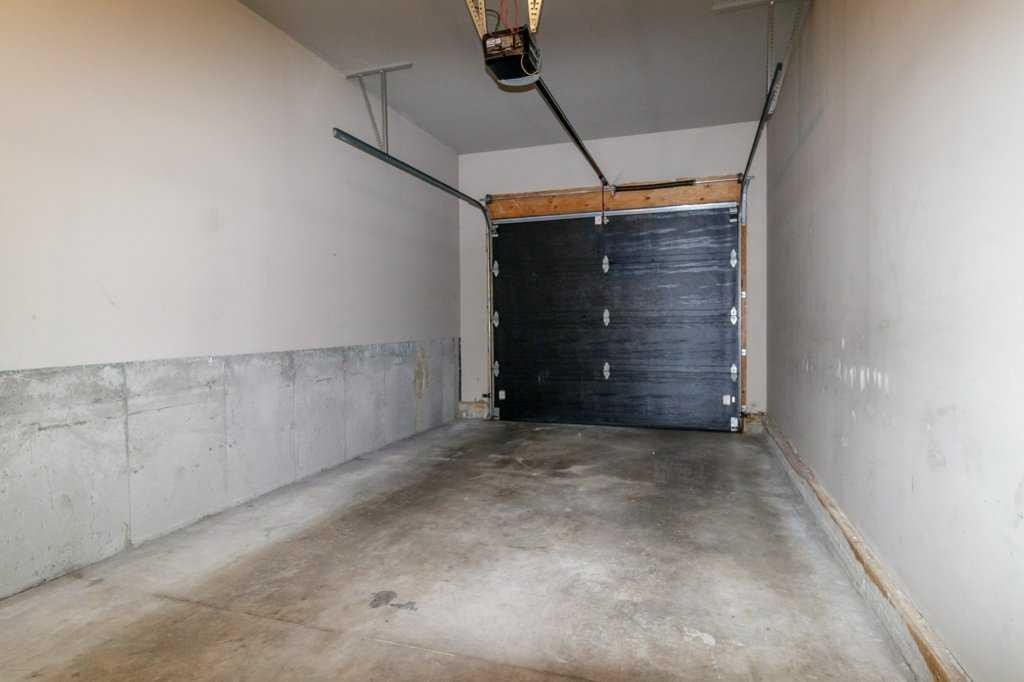 









3902


46

Street,
Red Deer,




AB
T4N 1M1

