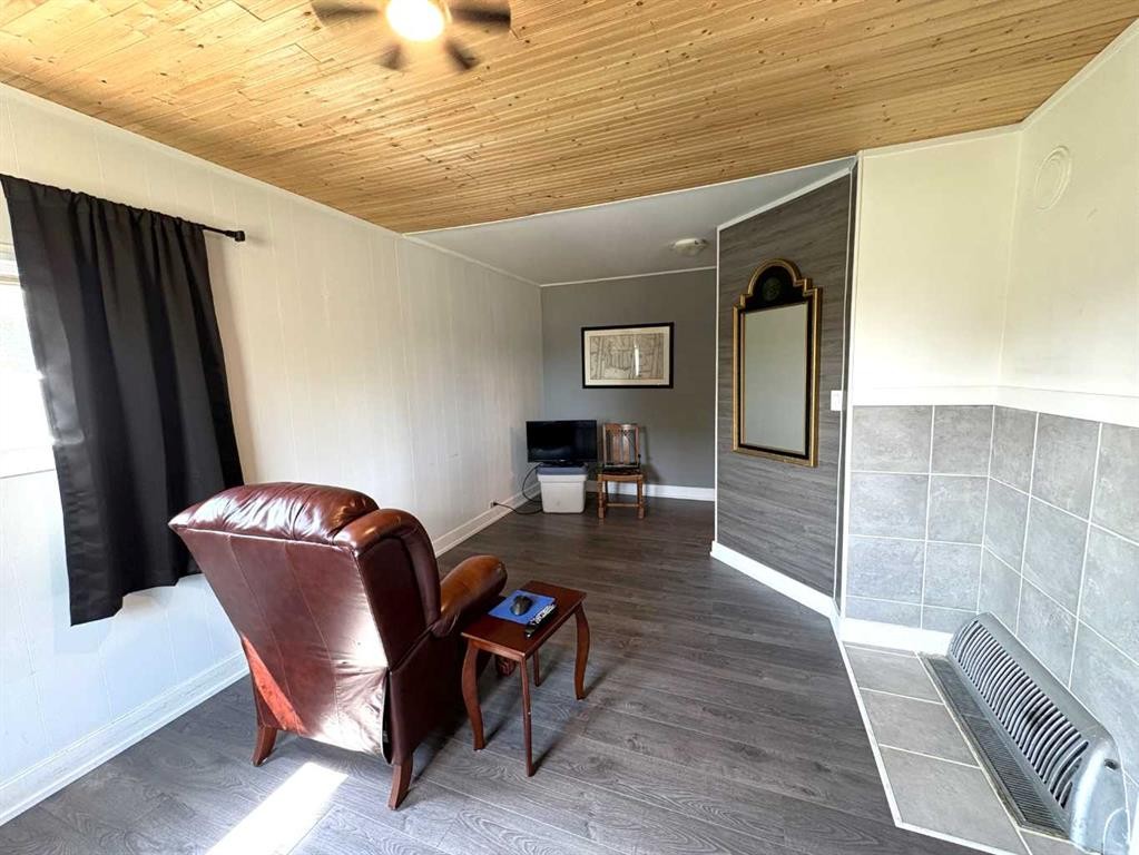









109


Brownlee

Street,
Heisler,




AB
T0B 2A0

