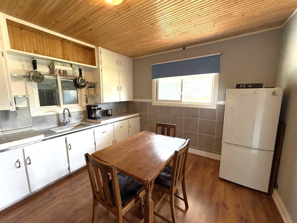 









109


Brownlee

Street,
Heisler,




AB
T0B 2A0

