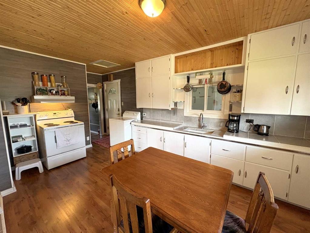 









109


Brownlee

Street,
Heisler,




AB
T0B 2A0


