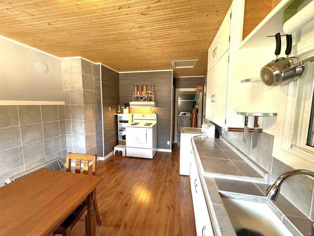 









109


Brownlee

Street,
Heisler,




AB
T0B 2A0

