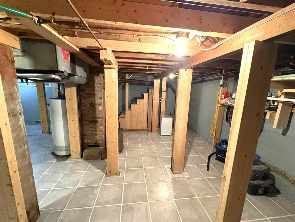 









109


Brownlee

Street,
Heisler,




AB
T0B 2A0

