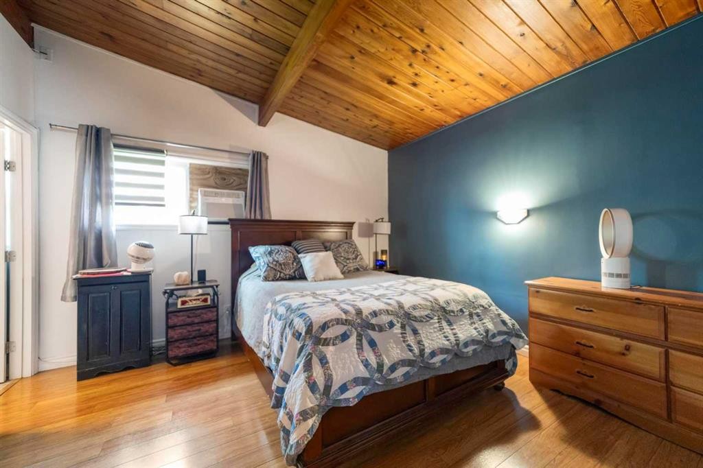 









318


Main Street

,
Ferintosh,




AB
T0B1M0


