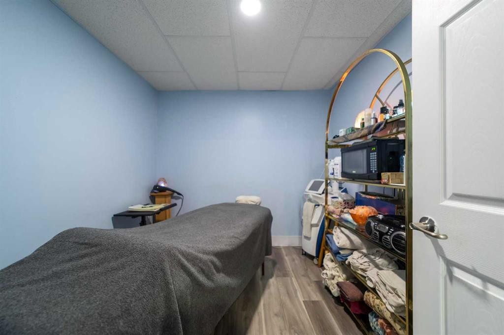 









318


Main Street

,
Ferintosh,




AB
T0B1M0

