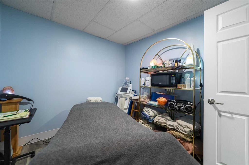 









318


Main Street

,
Ferintosh,




AB
T0B1M0


