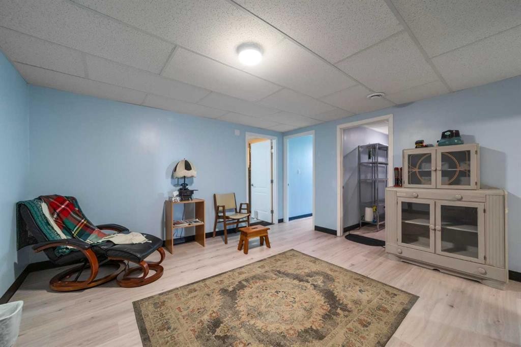 









318


Main Street

,
Ferintosh,




AB
T0B1M0


