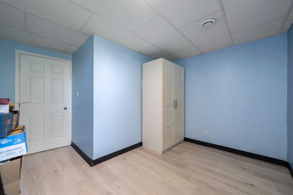 









318


Main Street

,
Ferintosh,




AB
T0B1M0

