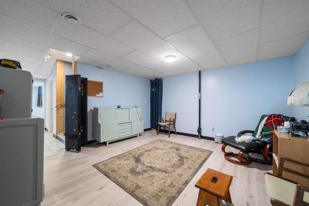 









318


Main Street

,
Ferintosh,




AB
T0B1M0

