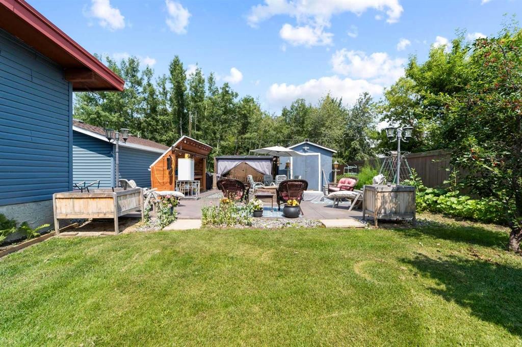 









318


Main Street

,
Ferintosh,




AB
T0B1M0

