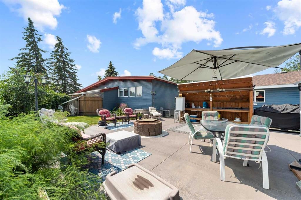 









318


Main Street

,
Ferintosh,




AB
T0B1M0

